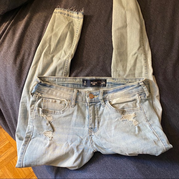 Hollister Light Wash Cropped Jeans - Picture 5 of 5